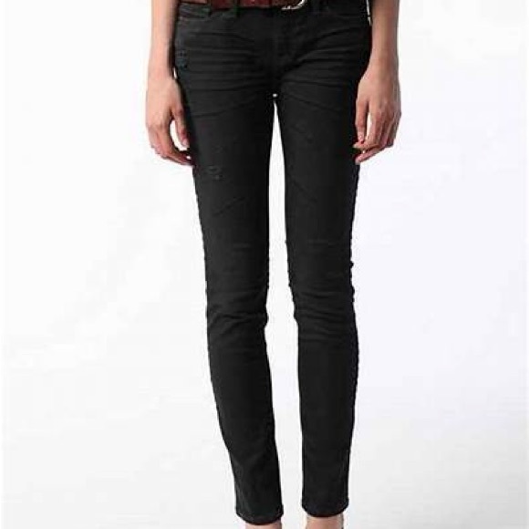 BDG by Urban Outfitters Black Cigarette Midrise Jeans - Picture 4 of 14